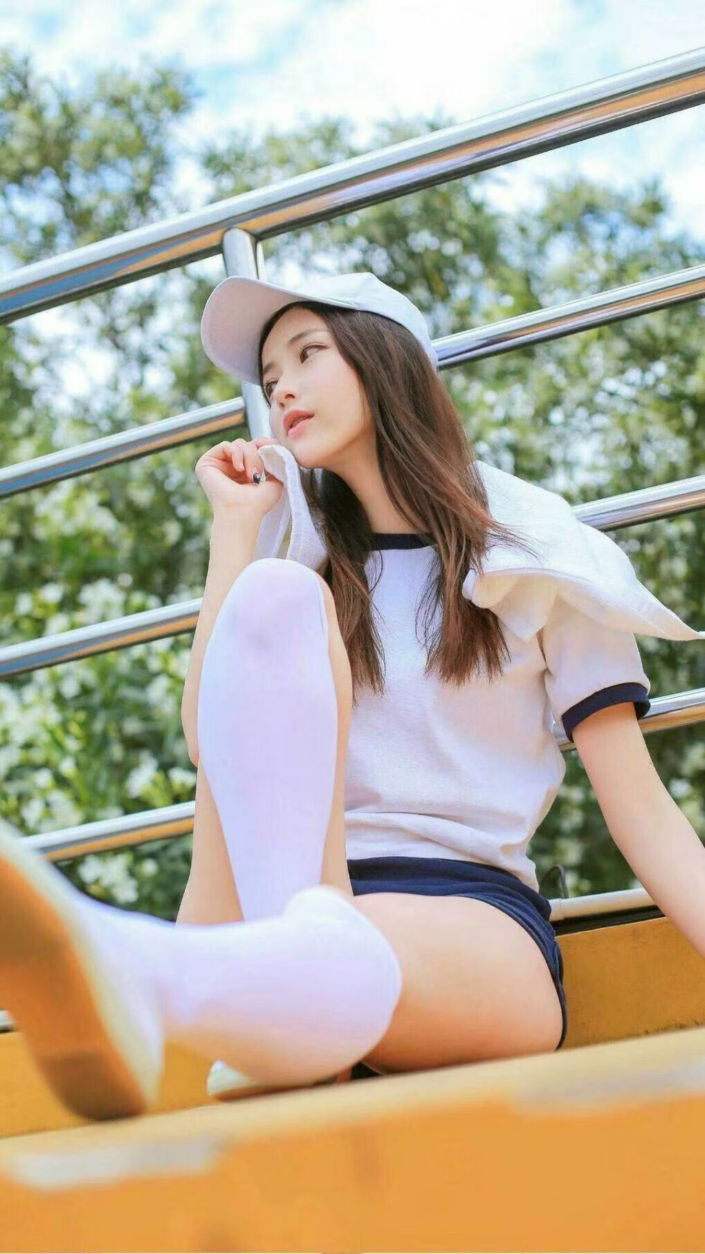 “快艇冲浪赛:东三叉湖赛场成为速度与激情的巅峰对决”