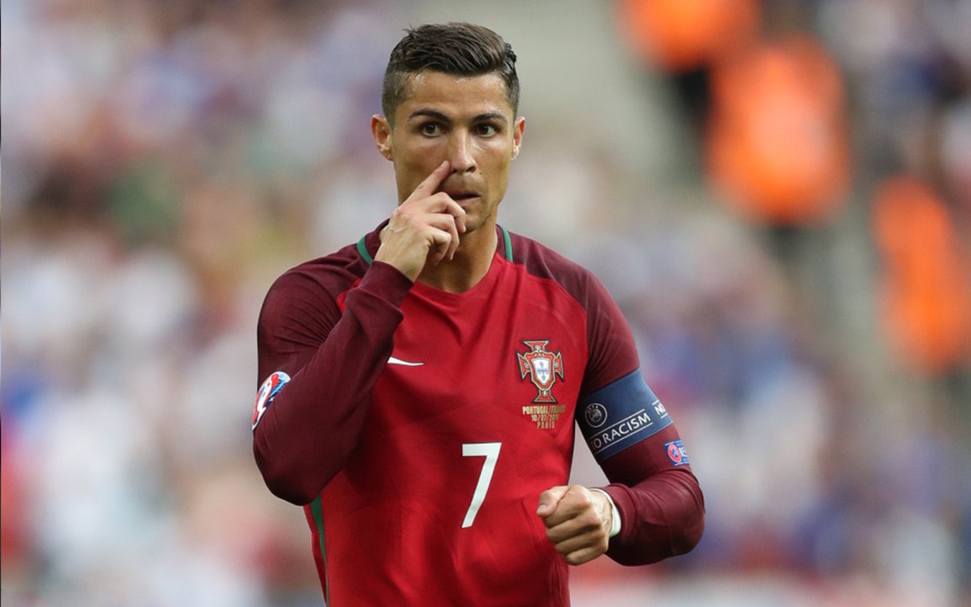 九游APP-_极限徒步穿越沙漠：坚韧与勇气的考验_，在徒步穿越沙漠的时候需要注意哪些事项呢